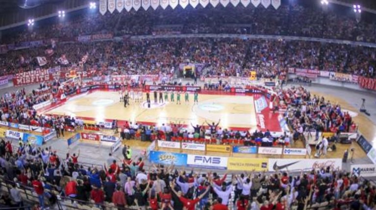 Επεισόδια έξω από το ΣΕΦ-Οπαδοί του Ολυμπιακού με την ΕΛ.ΑΣ. (vid)