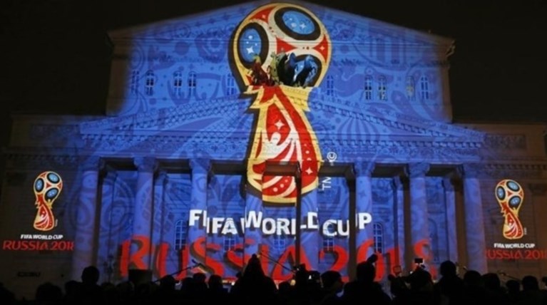 DW: Τα πολιτικά διλήμματα του Μουντιάλ - Διμερείς επαφές στις κερκίδες