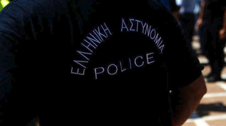 Τραυματίες δύο αστυνομικοί σε επίθεση ομάδας στο Πολυτεχνείο