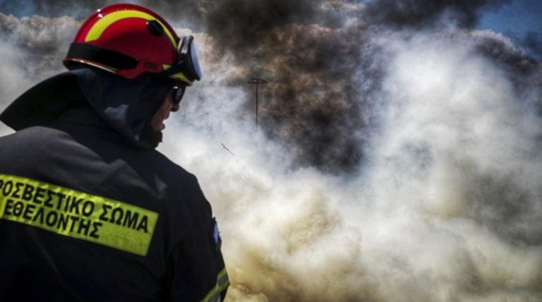 Σε εξέλιξη πυρκαγιά στην Αλόννησο - Εκκενώθηκε ξενοδοχείο