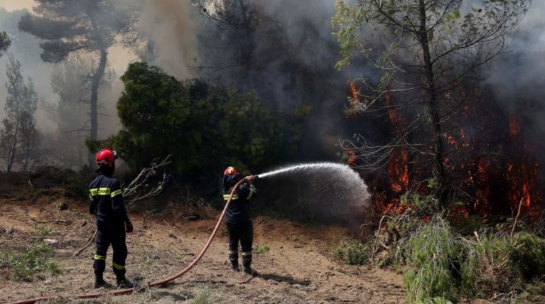 Υπό πλήρη έλεγχο η φωτιά στην Αλόννησο, εκκενώθηκε ξενοδοχείο