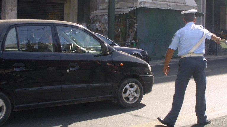 Σε μια ημέρα 259 παραβάσεις για χρήση κινητού εν ώρα οδήγησης