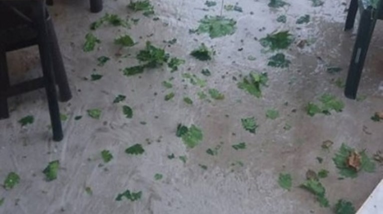 Τα τερτίπια του καιρού: Χαλάζι το μεσημέρι σε περιοχές της Κρήτης