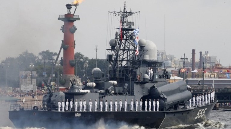 Εως 100 ρωσικά πολεμικά  πλοία μόνιμα στους ωκεανούς του κόσμου