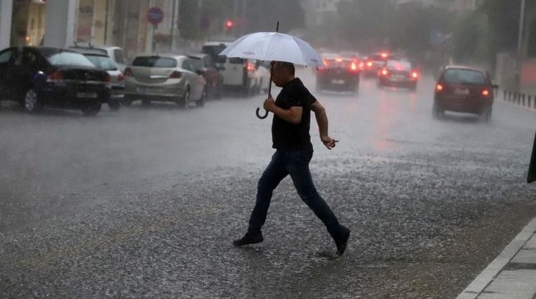 Bροχές, καταιγίδες και χαλάζι στα ηπειρωτικά λόγω «Μίνωα»