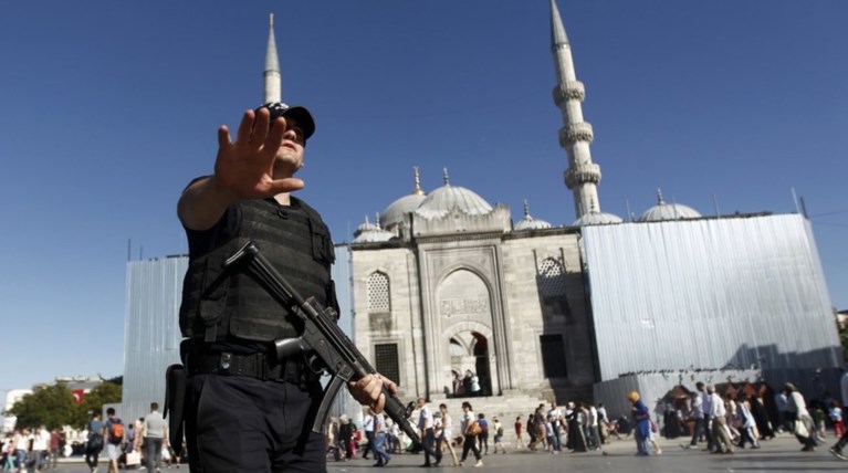 Τουρκία: Η κακοποίηση ενός κουταβιού στην πολιτική ατζέντα