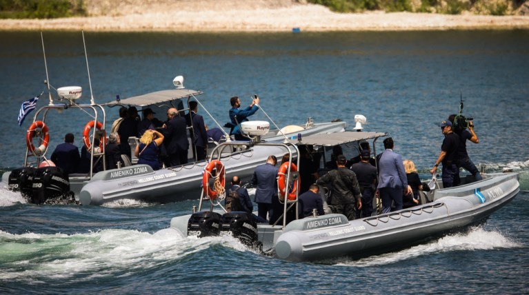 Σκόπια: Εκαψαν αυτοκίνητο κυβερνητικού που είχε παραστεί στις Πρέσπες