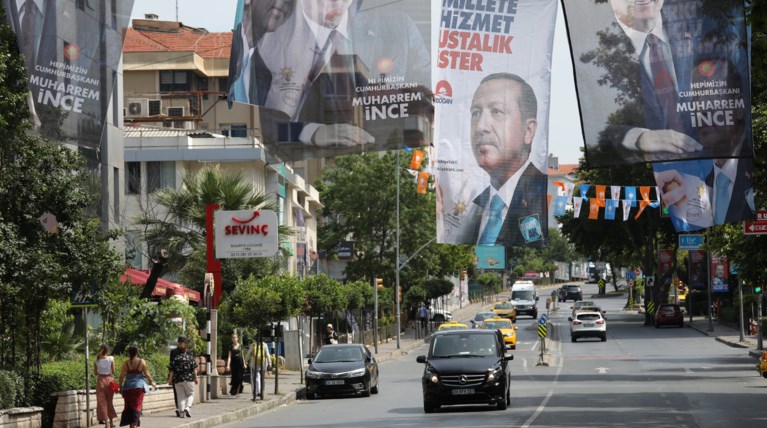Η Τουρκία, μια μουσουλμανική χώρα μεταξύ Ευρώπης και Ασίας