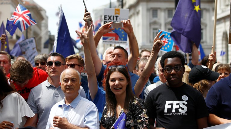 Υποστηρικτές της ΕΕ ζητούν δημοψήφισμα για τη συμφωνία για το Brexit