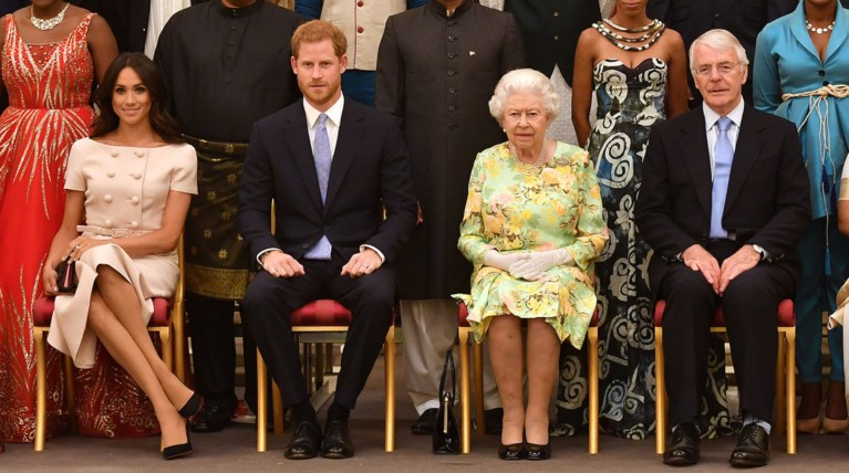 Το παράκανε η Μέγκαν: Το λάθος στην εντυπωσιακή εμφάνισή της με Prada