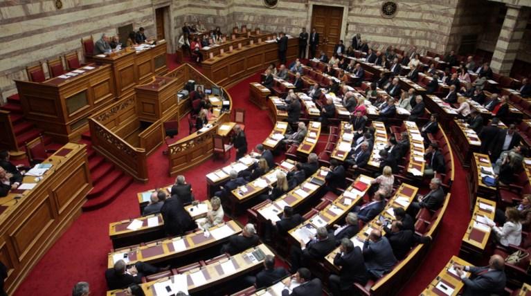Πόλωση, σχεδιασμοί και αδύναμοι κρίκοι στο πολιτικό σκηνικό