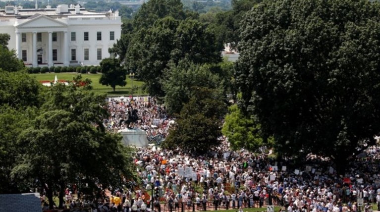ΗΠΑ: Διαδηλώσεις κατά της μεταναστευτικής πολιτικής του Τραμπ