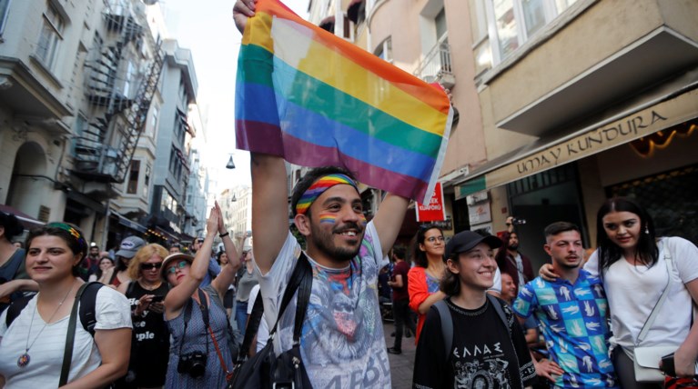 Gay pride στην Κωνσταντινούπολη παρά την απαγόρευση [Εικόνες]