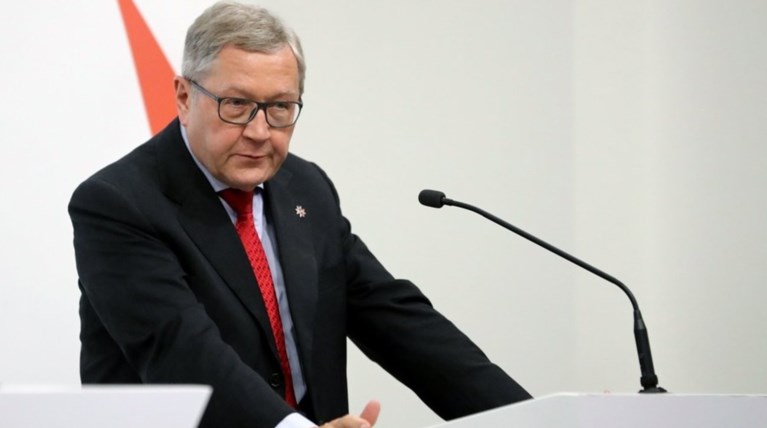 Ρέγκλινγκ: Μόνο στην Ελλάδα το μνημόνιο κράτησε 8 χρόνια