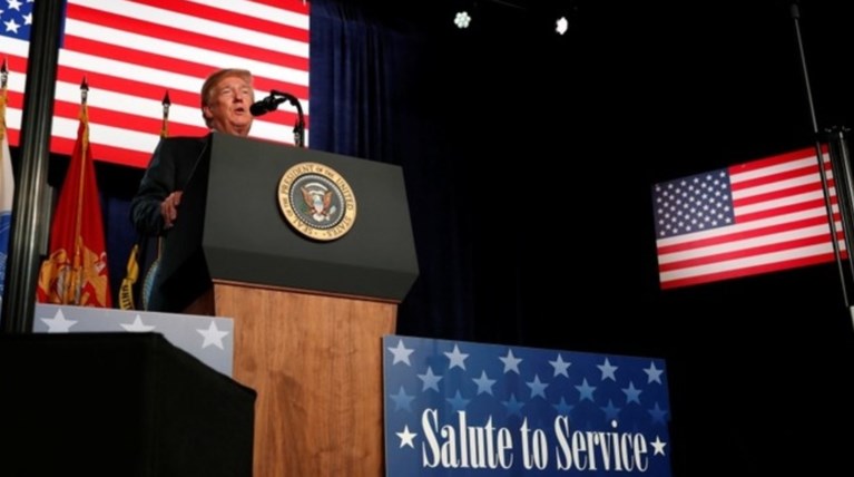 Reuters: Άρση των δασμών Τραμπ στα αυτοκίνητα με ανταλλάγματα;