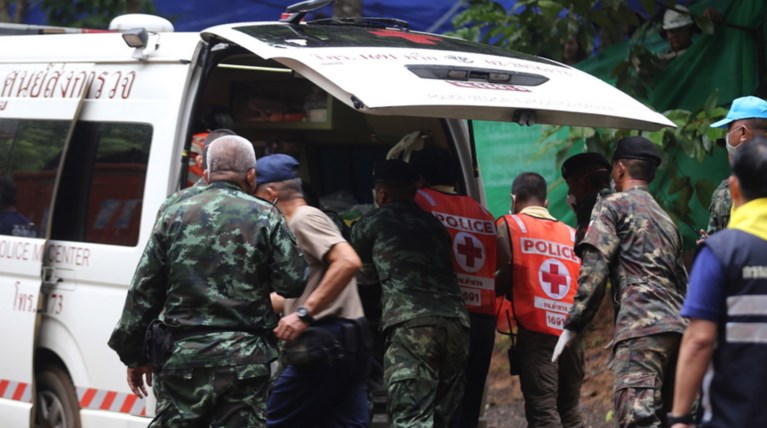 Απεγκλωβίστηκε και όγδοο παιδί από το σπήλαιο της Ταϊλάνδης