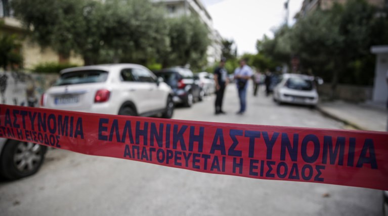 Κρατούσαν κλειδωμένη επί τρεις ημέρες 34χρονη σε υπόγειο στα Εξάρχεια