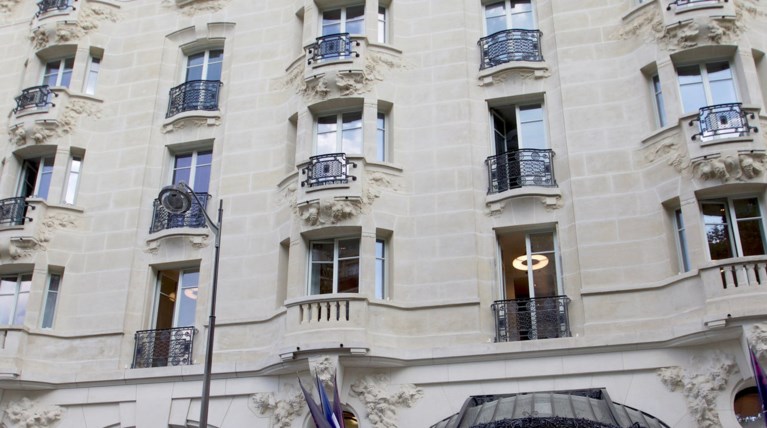 Ξανάνοιξε το ιστορικό ξενοδοχείο Lutetia στο Παρίσι