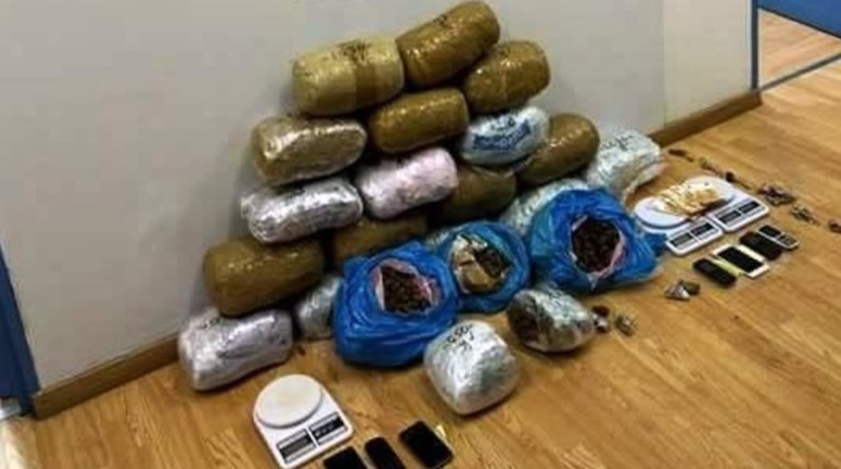 Στον εισαγγελέα η ναρκοσπείρα που δρούσε στο κέντρο της Αθήνας