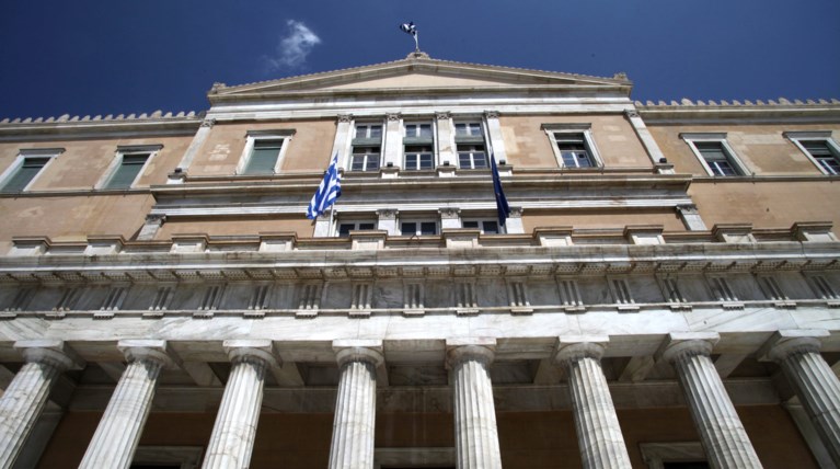 Αντιπαράθεση στη Βουλή με αφορμή τις δηλώσεις του επιτρόπου Χαν