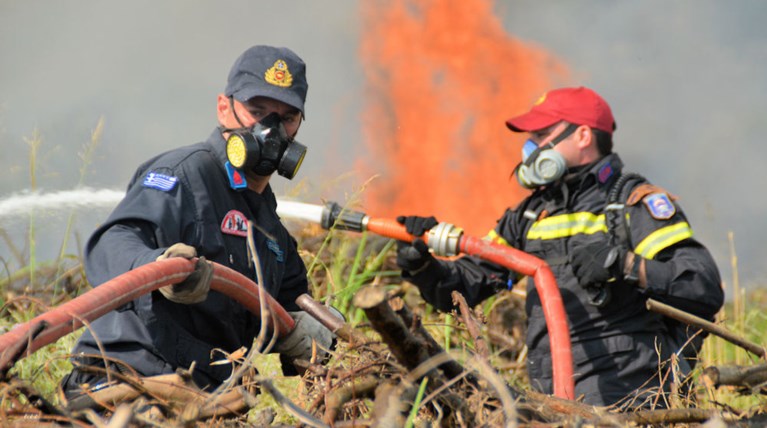 Yπό μερικό έλεγχο τα πύρινα μέτωπα στην Κρήτη
