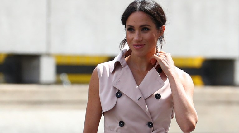 Μέγκαν Μαρκλ: Στα ροζ απ'την κορυφή ως τα νύχια στη νέα της εμφάνιση