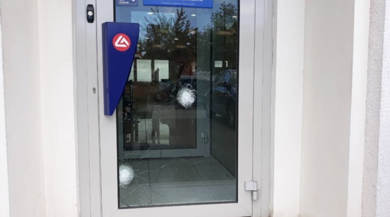 Ληστεία με πυροβολισμούς σε τράπεζα στο Χαϊδάρι