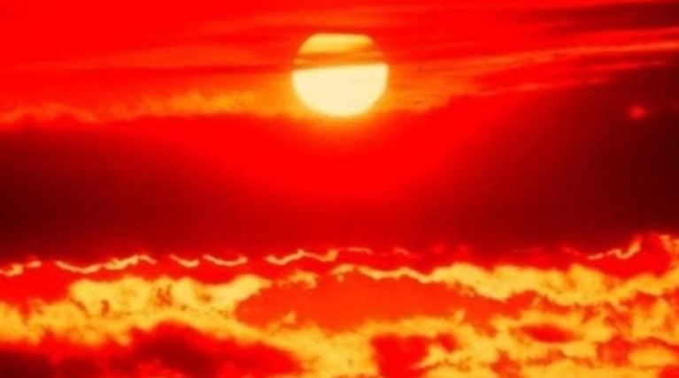 Σε κατάσταση ασφυξίας η Β. Ευρώπη από τις υψηλές θερμοκρασίες & τις φωτιές