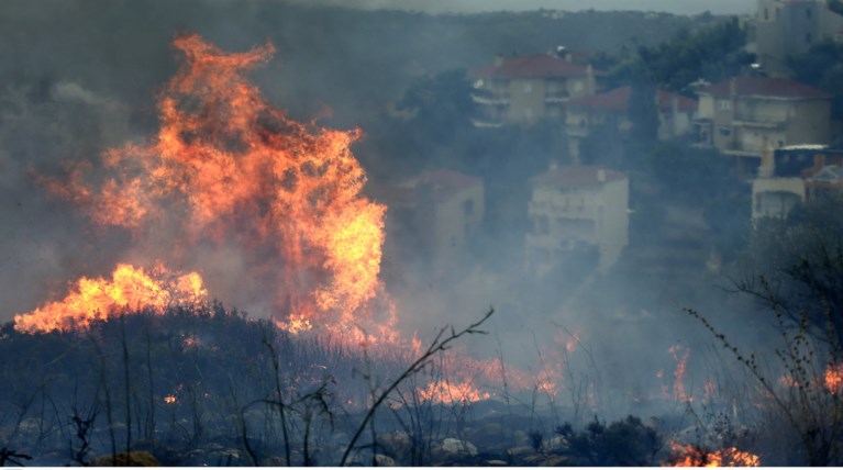 Σε ασφαλή σημεία στην παραλία του Αγίου Ανδρέα τα παιδιά των κατασκηνώσεων