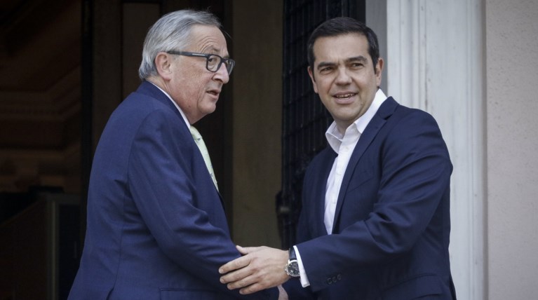 Επαφές Τσίπρα με Γιούνκερ και ξένους ηγέτες για τις φωτιές