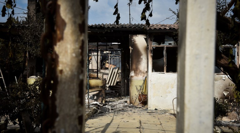 Μαρτυρίες των κατοίκων: Σε μισή ώρα η φωτιά μας σάρωσε