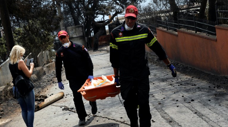 Στους 81 οι νεκροί από τις φονικές πυρκαγιές στην ανατολική Αττική