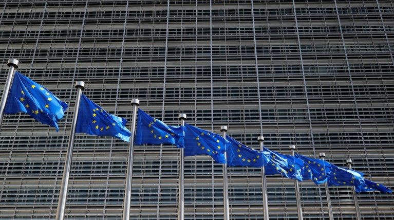 Ευρωπαϊκή Επιτροπή: Πένθος με μεσίστιες σημαίες για τα θύματα στην Ελλάδα