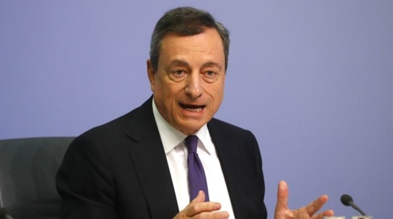 Όχι Ντράγκι στη συμμετοχή των ελληνικών ομολόγων στο QE