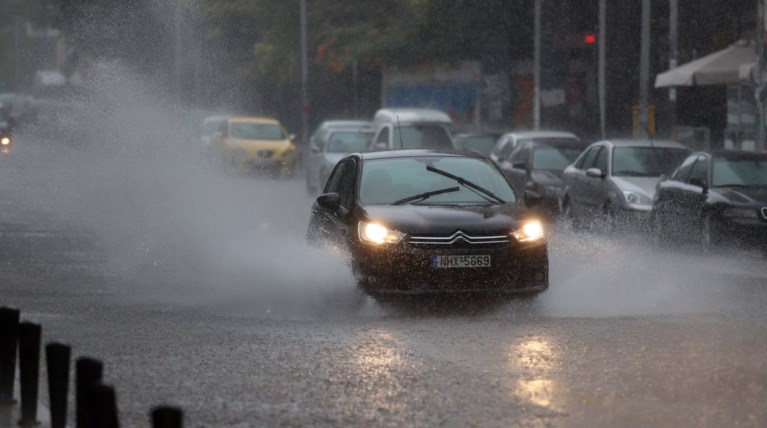 Θεσσαλονίκη: Συνεχίζονται οι ισχυρές βροχές και καταιγίδες