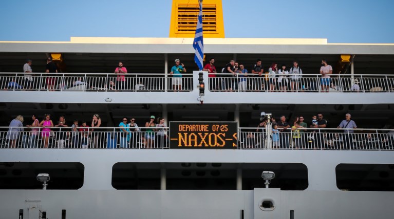 Handelsblatt: Οι πυρκαγιές δεν επηρεάζουν τον τουρισμό