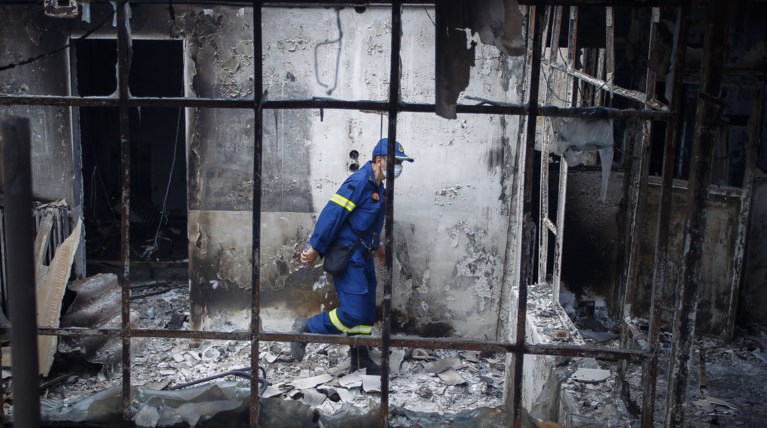 Από καύση ξύλων φαίνεται πως άρχισε η πολύνεκρη φωτιά στην ανατ. Αττική