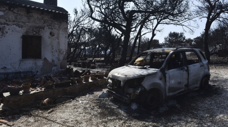 Μηνύσεις και αγωγές καταθέτουν οι συγγενείς των θυμάτων από τις φωτιές