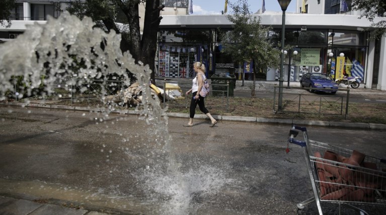 Καθίζηση στη λεωφόρο Μεσογείων λόγω της χθεσινής νεροποντής