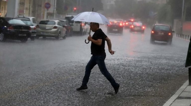 Επιμένει ο καιρός, άστατος με βροχές και καταιγίδες