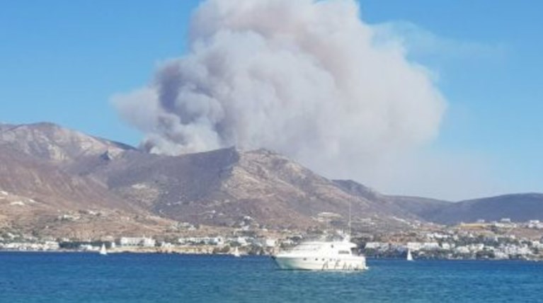 Νέα πυρκαγιά στην Πάρο-Απομακρύνθηκαν οικογένειες