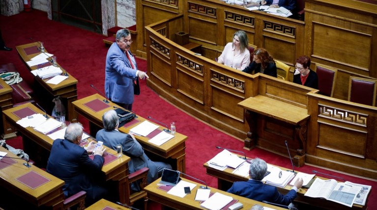 Βουλή: Επεισόδιο με βουλευτή της ΧΑ για τα αυθαίρετα στη Μακρόνησο