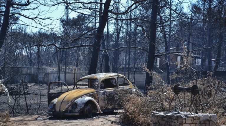 Έρευνα για τις φωτιές: Εξάωρη αυτοψία των εισαγγελέων στο Μάτι