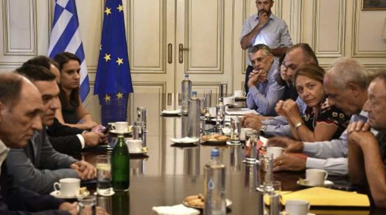 Συνάντηση Τσίπρα με κατοίκους από το Μάτι και τον Νέο Βουτζά στο Μαξίμου