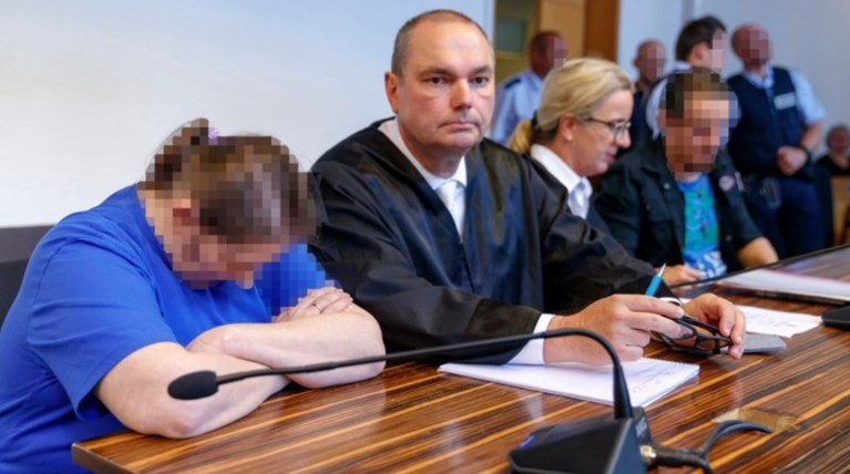 Σοκ: Ζευγάρι στη Γερμανία έδωσε τον γιο του σε παιδόφιλους στο dark web