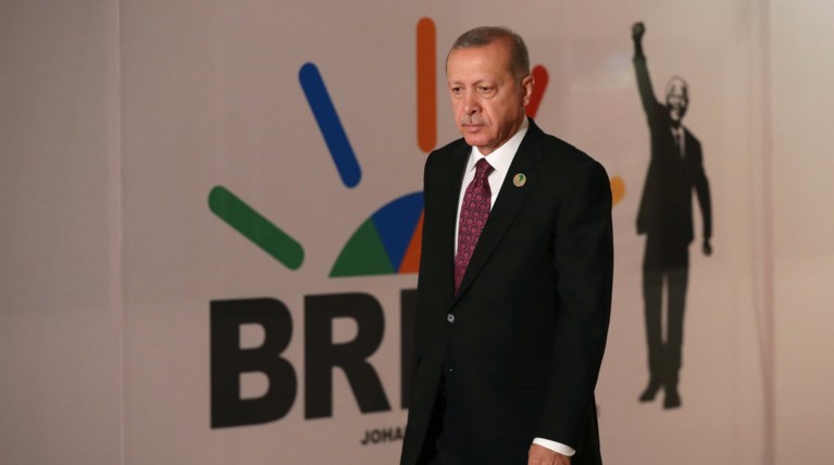 Bloomberg: Η Τουρκία εξετάζει διάσωση απο το ΔΝΤ και capital controls