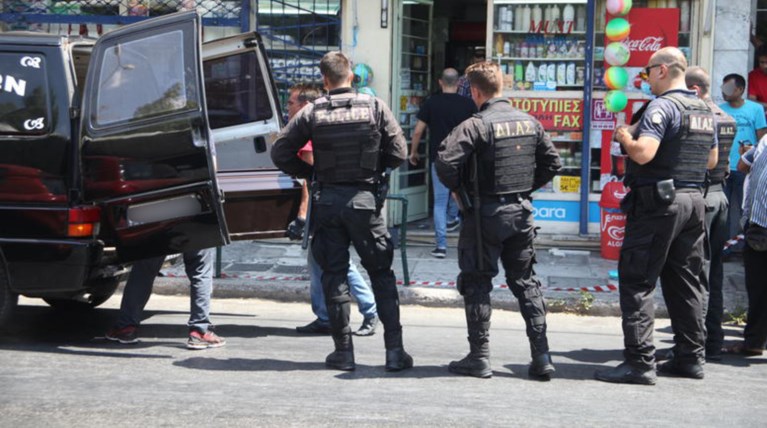 Φαρ Ουέστ στον Άγιο Παντελεήμονα με 12 κάλυκες