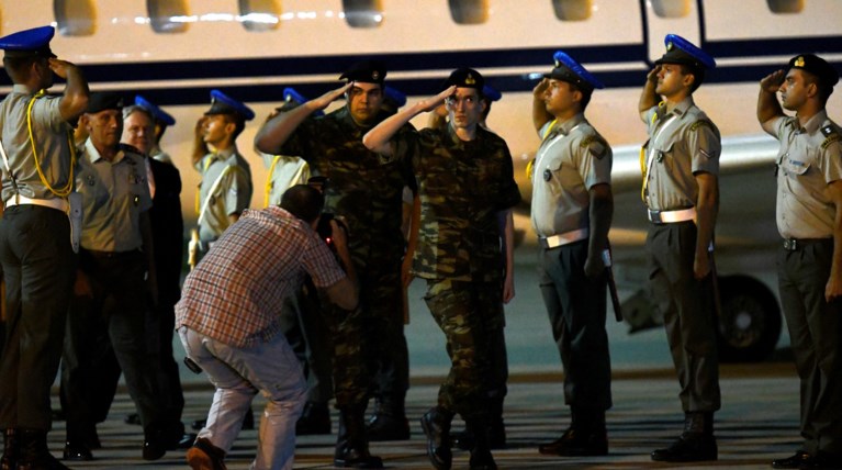 Τι λέει το Μαξίμου για την απελευθέρωση των 2 Ελλήνων στρατιωτικών