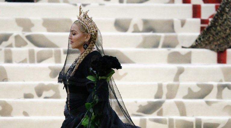 H Mαντόνα κλείνει τα 60: Το φαινόμενο που έγινε η βασίλισσα των βασιλισσών