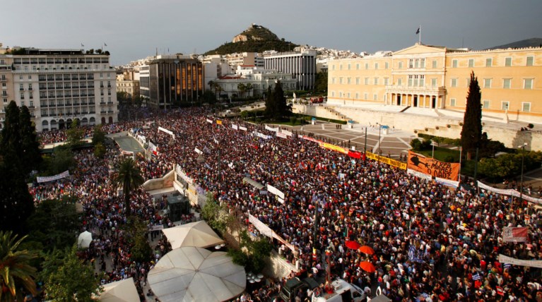 Σύνταγμα: Η πλατεία «μετρά» τις ανοιχτές πληγές των μνημονίων